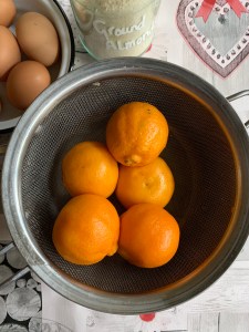 F914D9B8-5F0A-445C-9421-48A395E85340